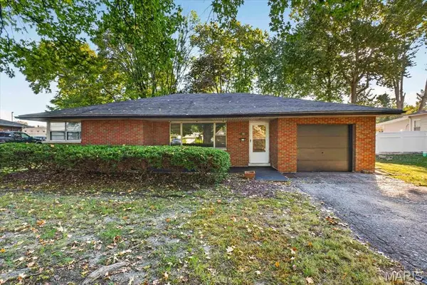 31 Friendly Drive, Belleville, IL 62226