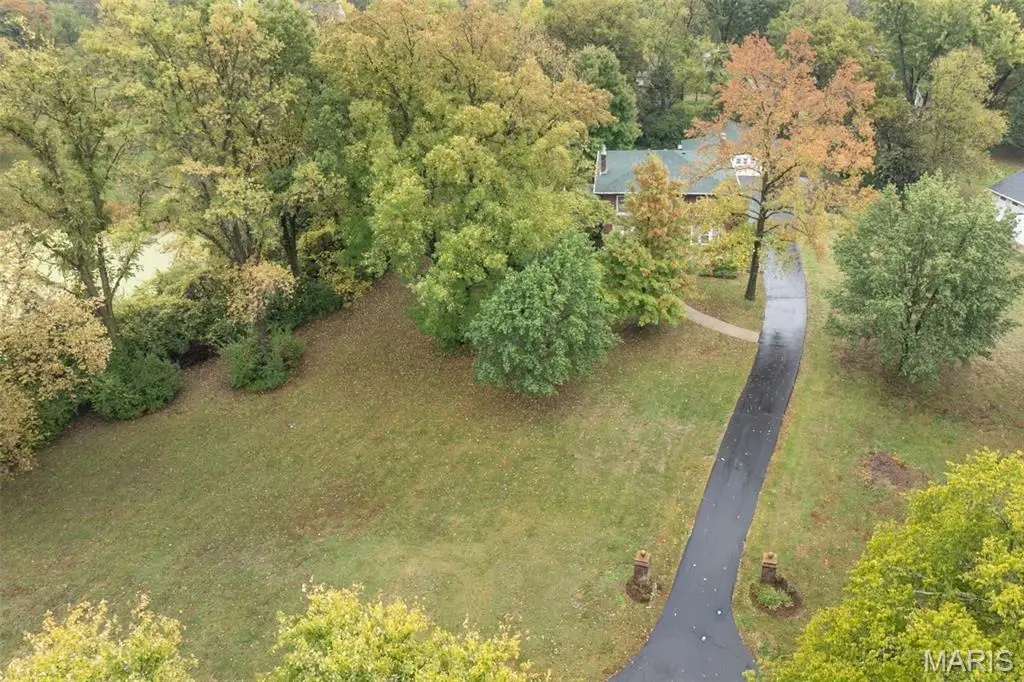 9320 Lincoln Drive, Sunset Hills, MO 63127 - #1
