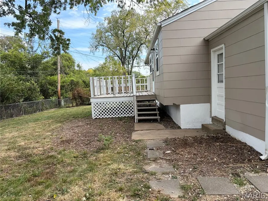 905 Delaird Drive, Bellefontaine Neighbors, MO 63137 - #3