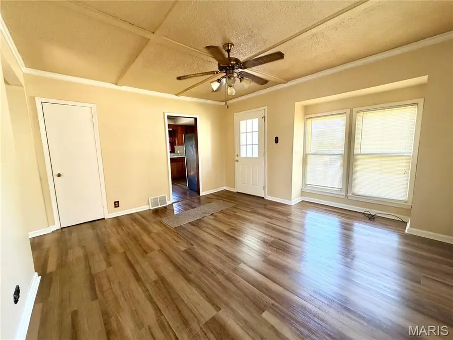 1122 Prickett Avenue, Edwardsville, IL 62025 - #3