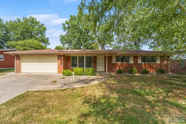 54 Bedford Drive, Belleville, IL 62226