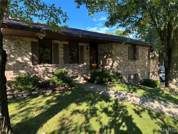 31 Sherwood Estates Avenue, Hannibal, MO 63401