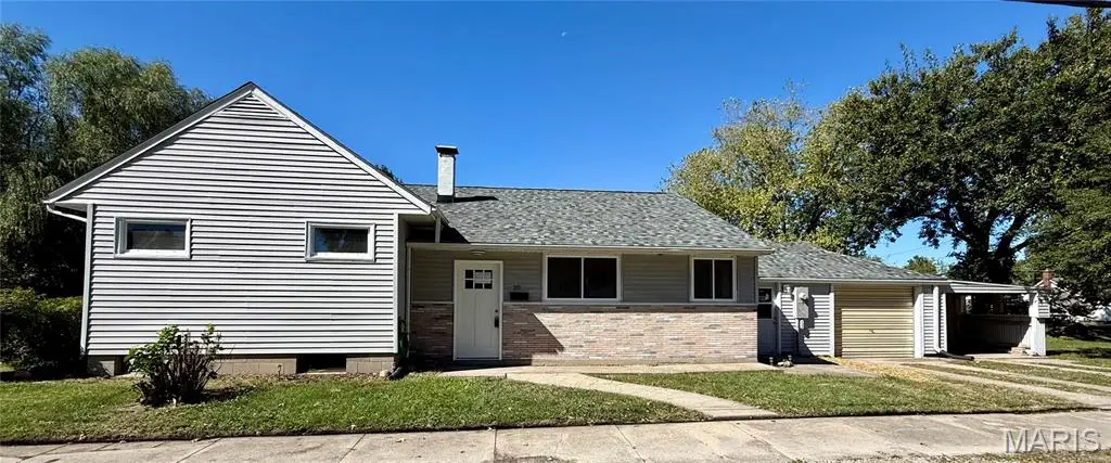 201 N Cherry Street, Mount Olive, IL 62069 - #1