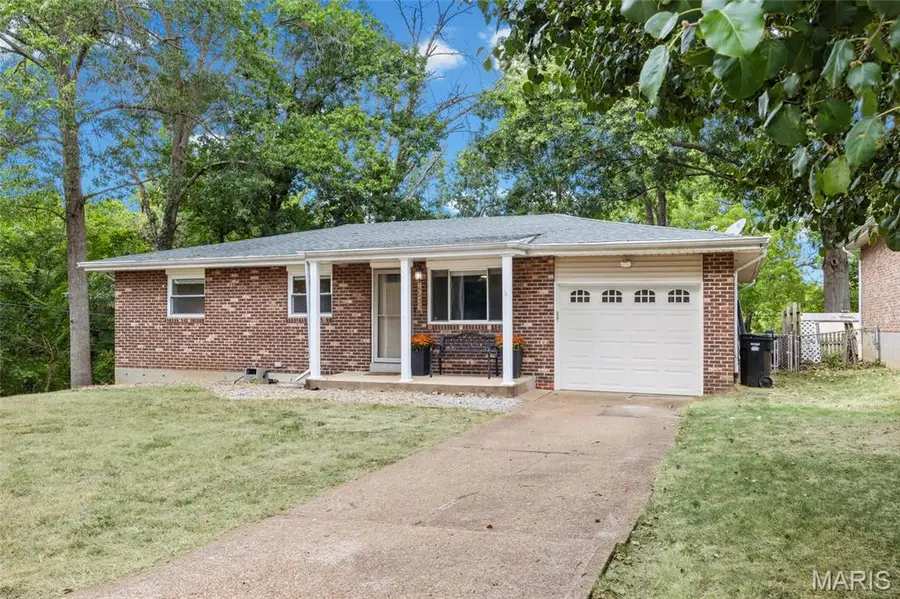 2643 Wessex Drive, Saint Louis, MO 63125 - #2