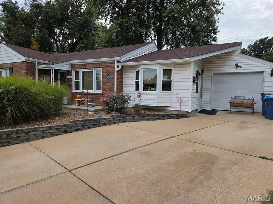 10227 Burdeau Lane, Overland, MO 63114 - #2