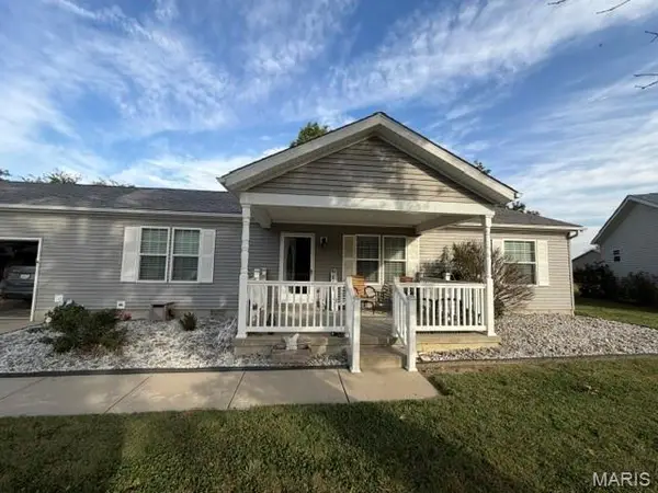 937 W Maple Street, Nashville, IL 62263