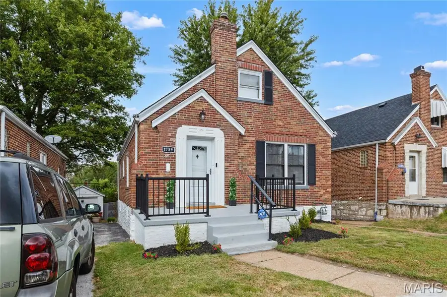 1739 Grape Avenue, Saint Louis, MO 63147 - #2