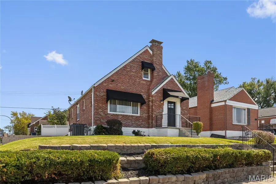 8746 Park Lane, Saint Louis, MO 63147 - #2