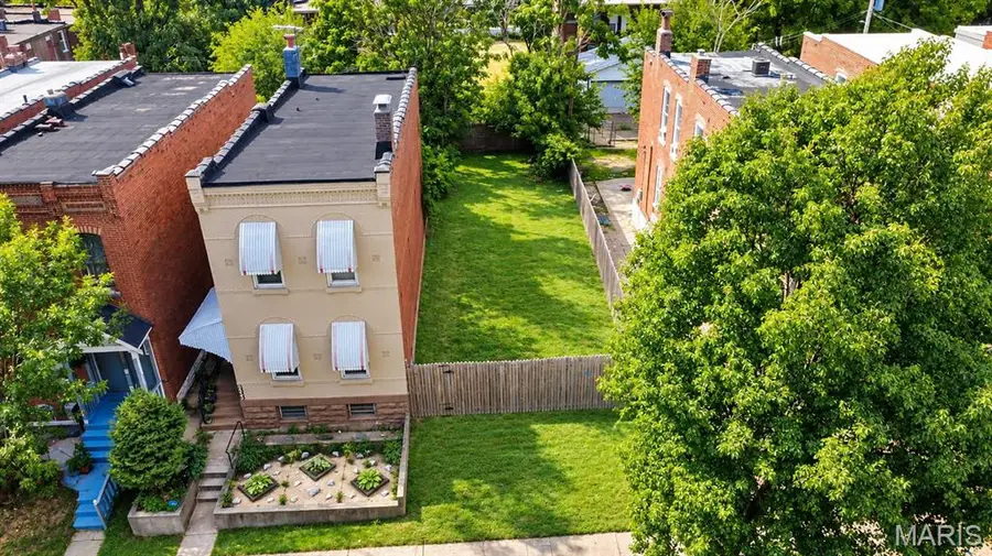 3539 Nebraska Avenue, Saint Louis, MO 63118 - #2