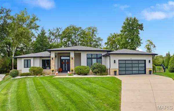 10147 Fieldcrest Lane, St Louis, MO 63124