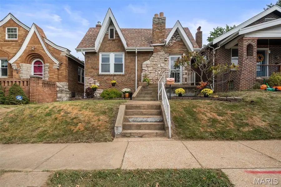5427 Eichelberger Street, Saint Louis, MO 63109 - #2