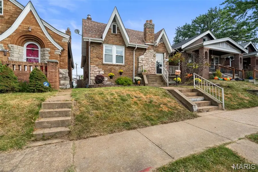 5427 Eichelberger Street, Saint Louis, MO 63109 - #3