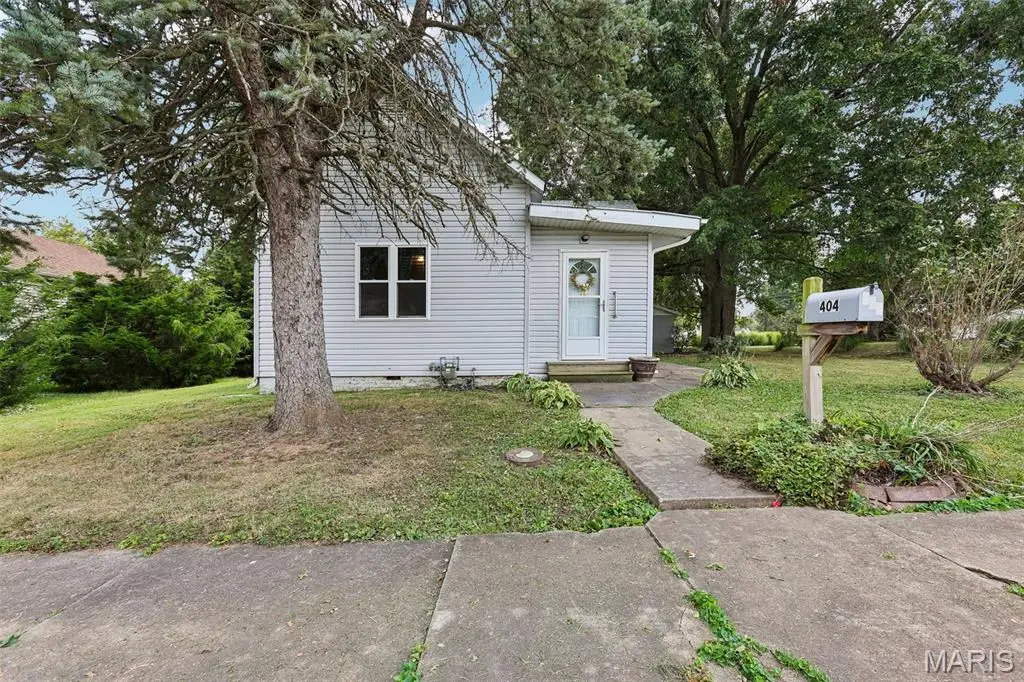 404 E 2nd South Street, Mount Olive, IL 62069 - #1