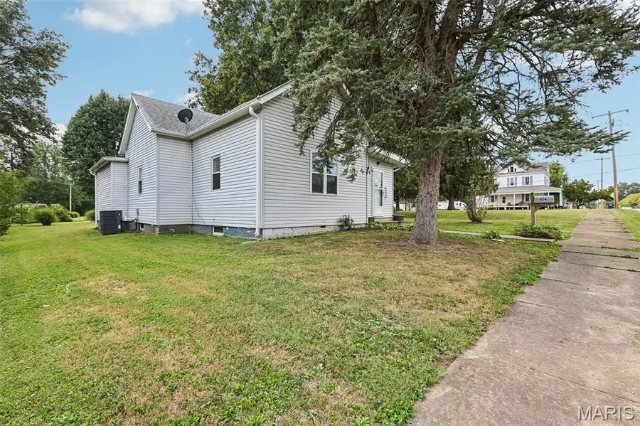 404 E 2nd South Street, Mount Olive, IL 62069 - #2