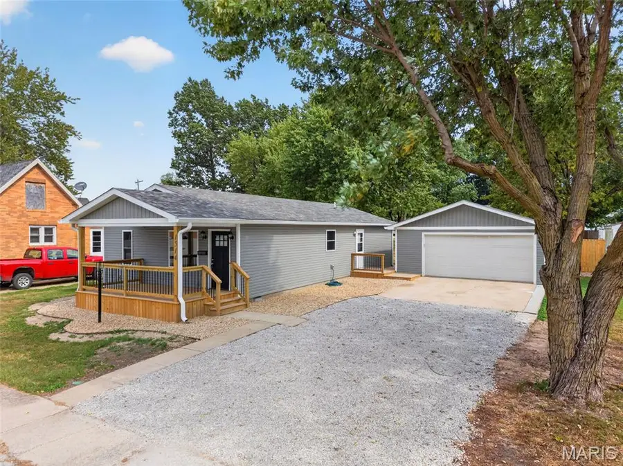 1514 N Jefferson Street, Litchfield, IL 62056 - #3