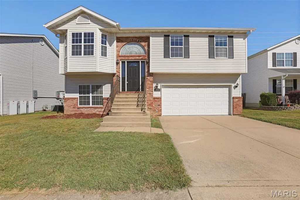2217 Hunters Point Drive, Granite City, IL 62040 - #1