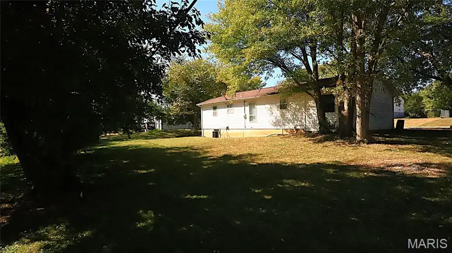 212 E Hillside Drive, Farmington, MO 63640 - #3