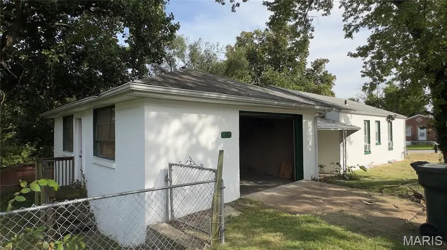 835 Elias Avenue, Saint Louis, MO 63147 - #3