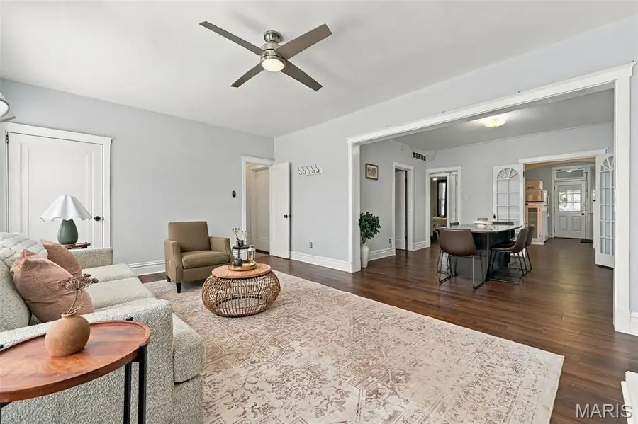 5237 Sutherland Avenue, Saint Louis, MO 63109 - #3