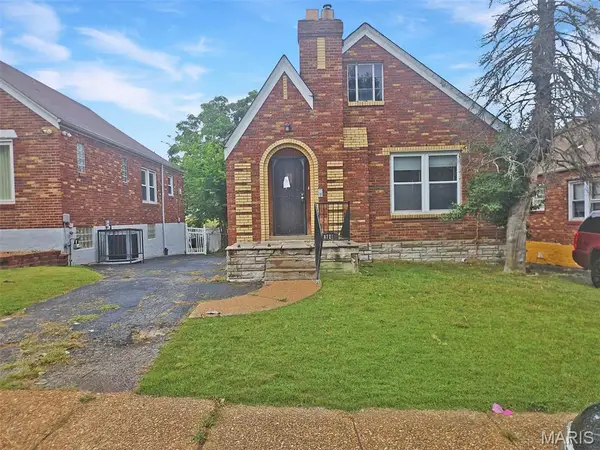 8729 Acacia Drive, Jennings, MO 63136