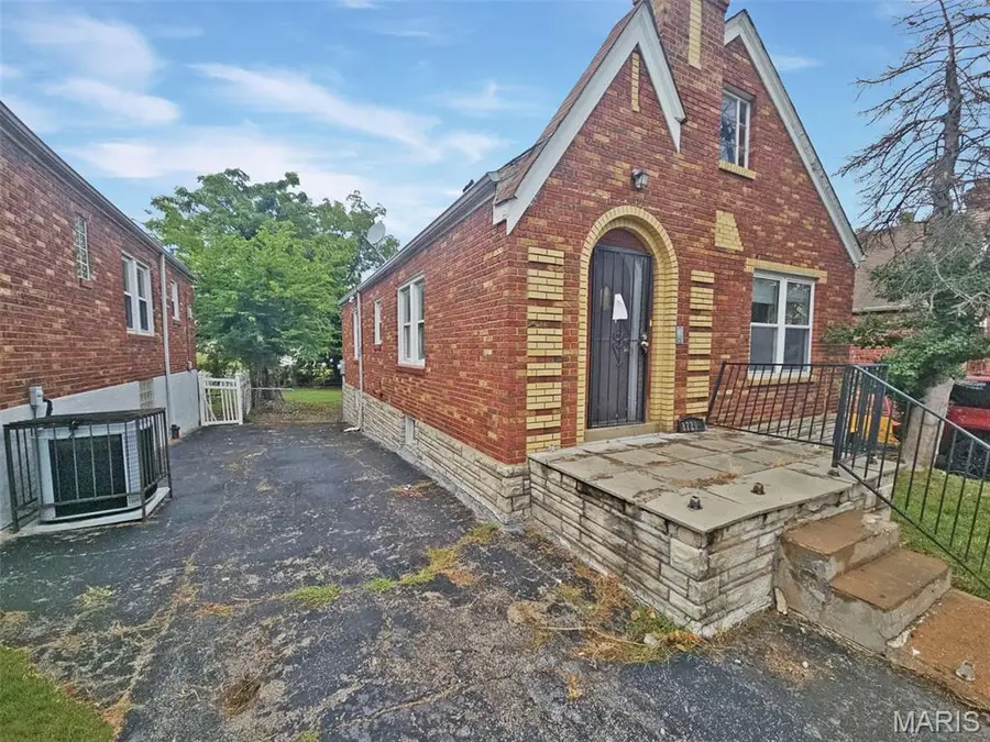 8729 Acacia Drive, Jennings, MO 63136 - #2