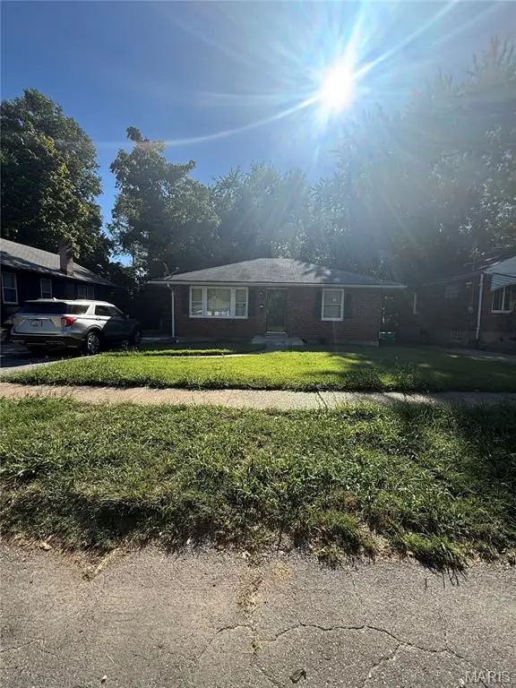 5712 Hamilton Avenue, Jennings, MO 63136
