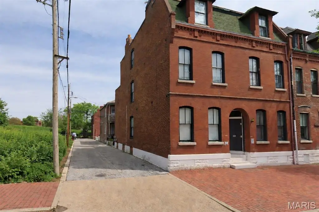 1035 Geyer Avenue, Saint Louis, MO 63104 - #1