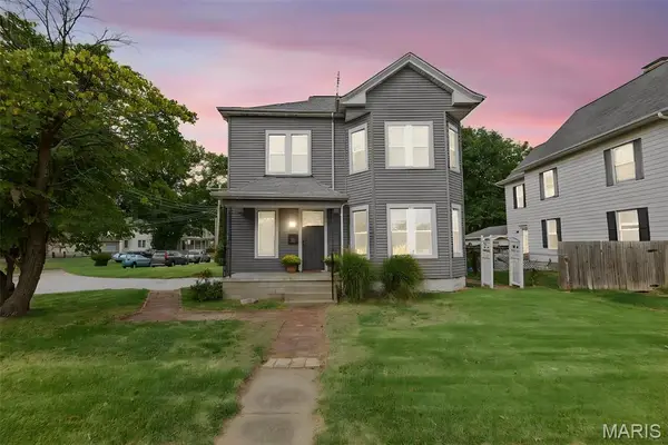 3010 College Avenue, Alton, IL 62002