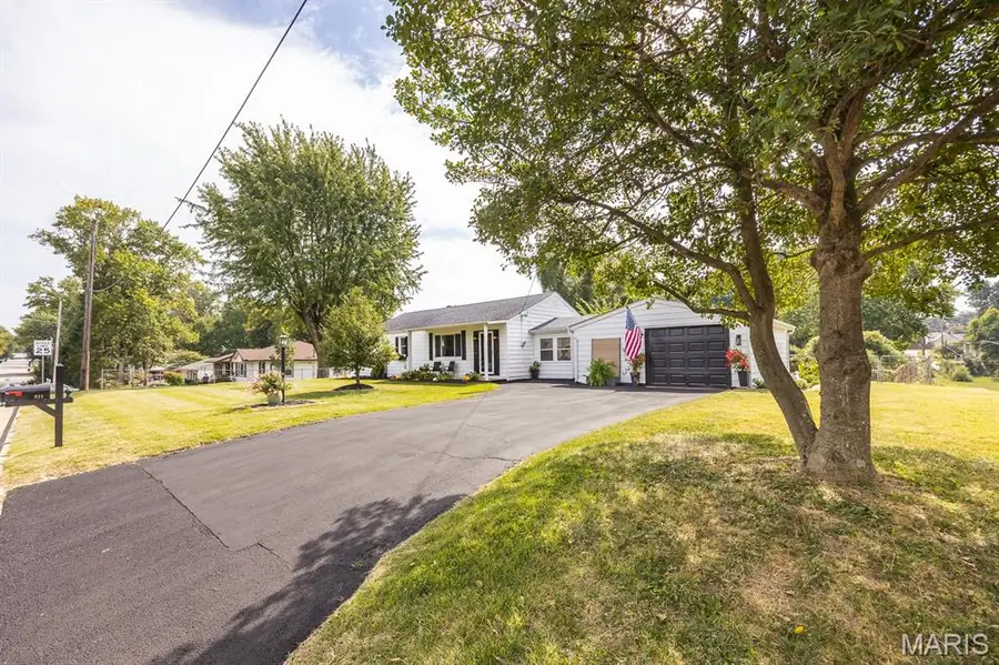 211 3rd Street, Collinsville, IL 62234 - #3