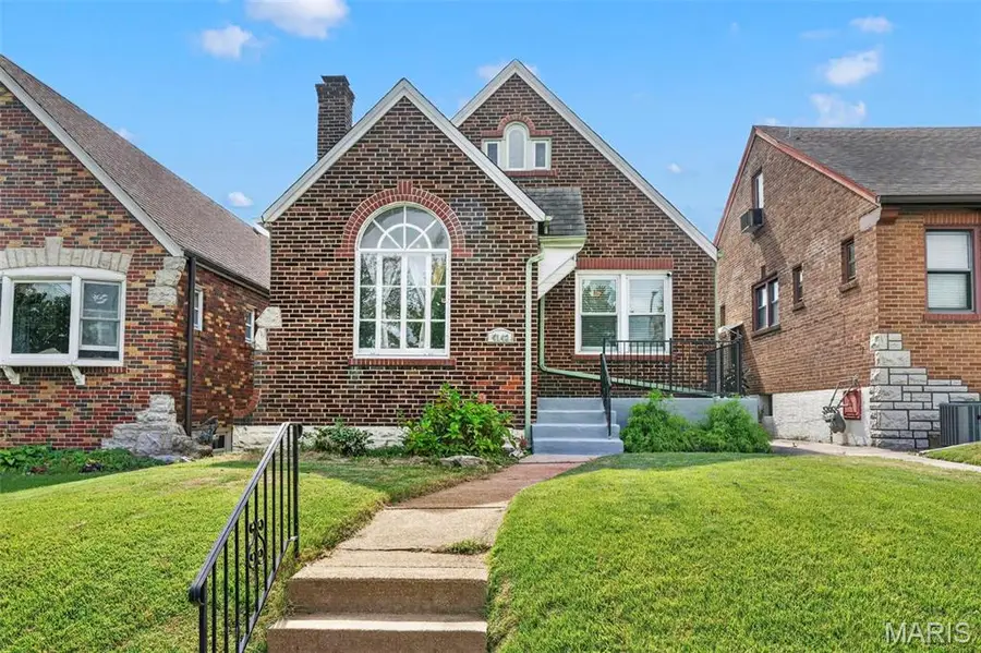 4142 Fairview Avenue, Saint Louis, MO 63116 - #2