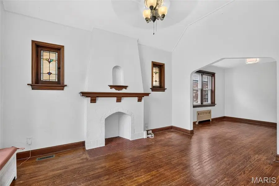 4142 Fairview Avenue, Saint Louis, MO 63116 - #3