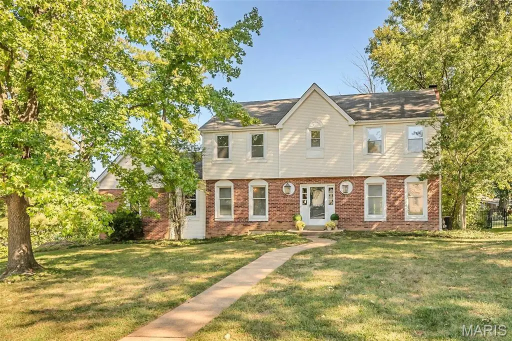 896 Twin Pine Drive, Des Peres, MO 63122 - #1