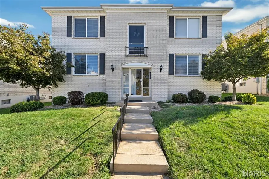 10017 Chardin Way #3, Saint Louis, MO 63128 - #2