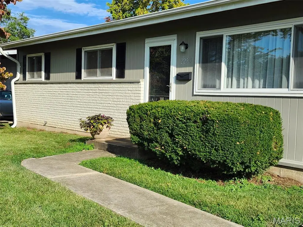 2250 Flight Drive, Florissant, MO 63031 - #1