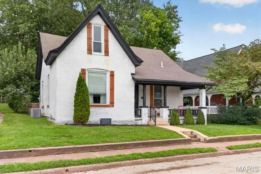 614 S High Street, Belleville, IL 62220 - #2