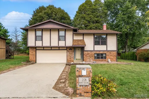 221 Blanc Lee Drive, Belleville, IL 62226