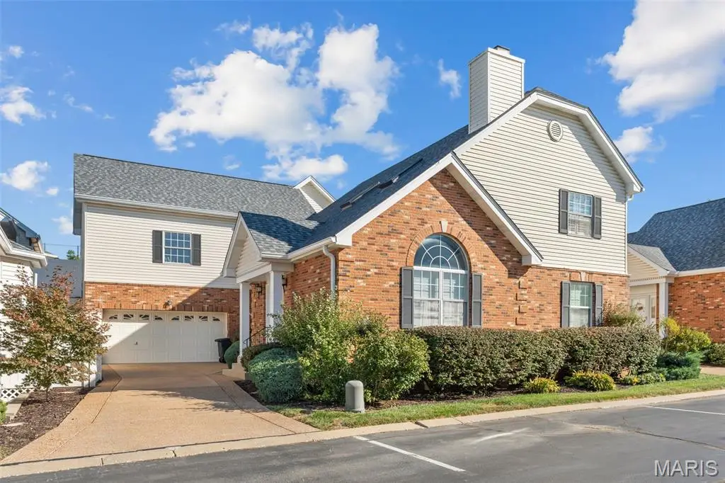 7463 Woodlawn Colonial Lane, Saint Louis, MO 63119 - #1