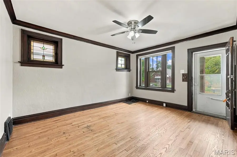 5142 Eichelberger Street, Saint Louis, MO 63109 - #3