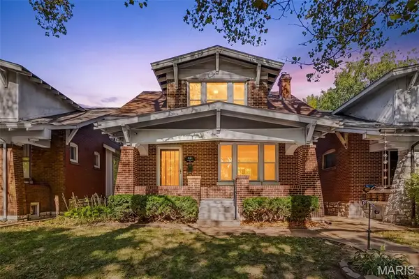 931 Dover Place, St Louis, MO 63111