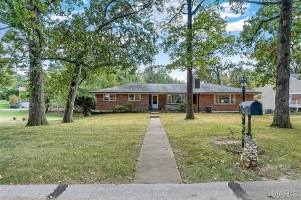 12426 Cinema Lane, St Louis, MO 63127