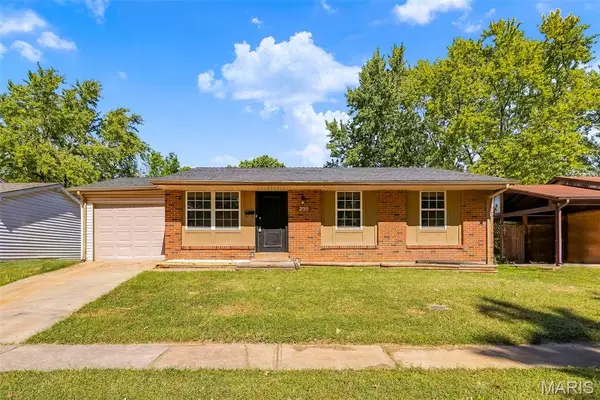 2155 Kingsford Drive, Florissant, MO 63031