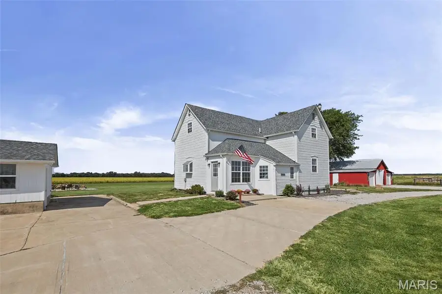 5599 County Highway 21, Nashville, IL 62263 - #3