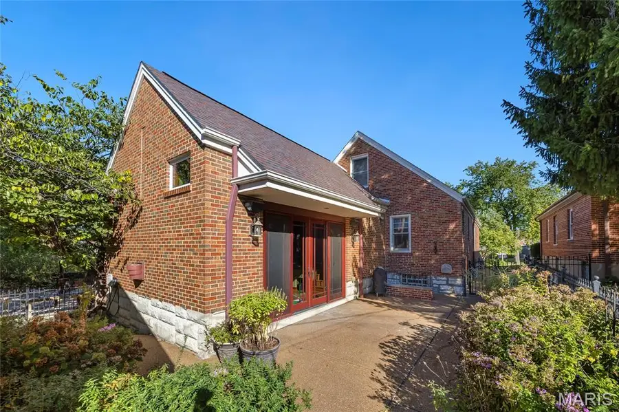 6652 Oleatha Avenue, Saint Louis, MO 63139 - #3