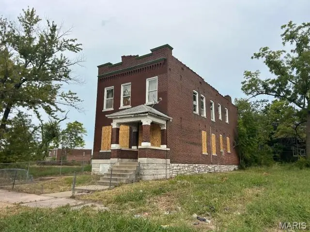 4326 Warne Avenue, Saint Louis, MO 63107 - #2