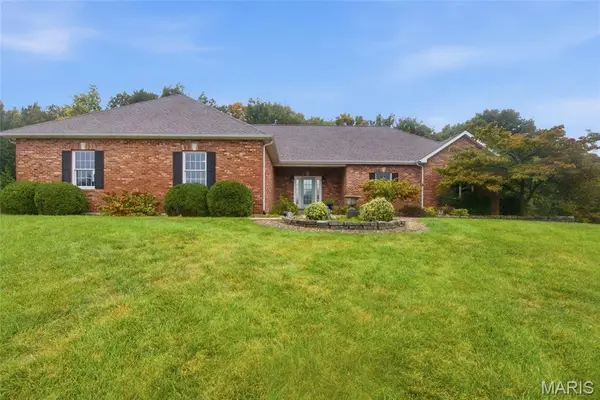 6131 Chantilly Bend, Waterloo, IL 62298