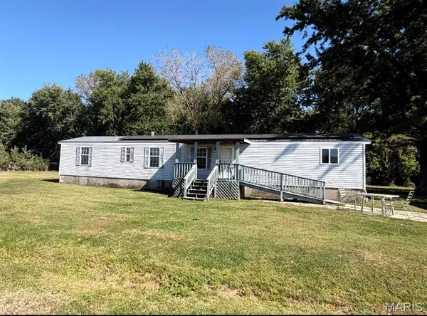 324 S Main Street, St Elmo, IL 62458