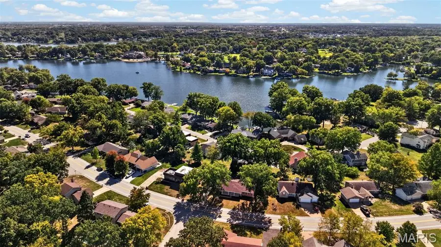 17 Savoy Drive, Lake Saint Louis, MO 63367 - #2