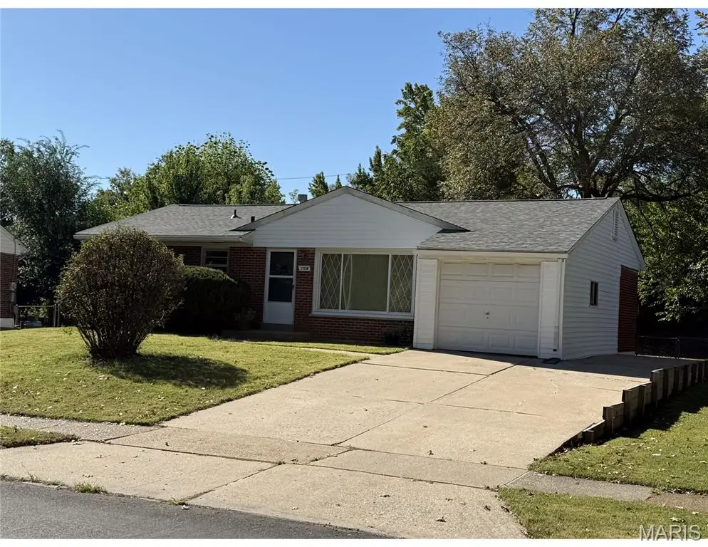 250 W Saint Anthony Lane, Florissant, MO 63031 - #1