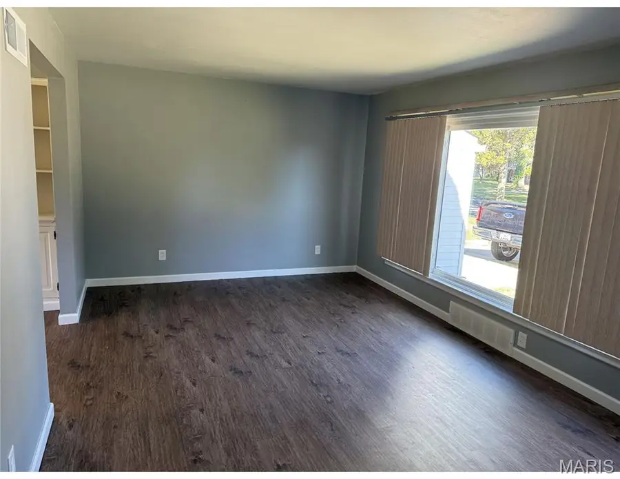 250 W Saint Anthony Lane, Florissant, MO 63031 - #2