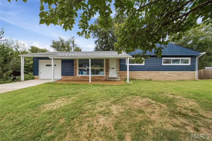 7109 Fernbrook Drive, Saint Louis, MO 63123 - #2